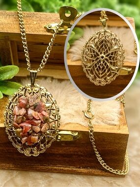 Coral Pink Glass Stone Chip Accent Oval Filigree Pendant Gold Tone Necklace